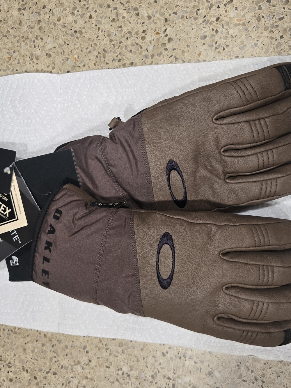 Oakley Men's Brown Outdoor Leather-Trim Gloves